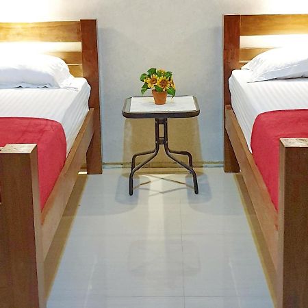Maple Tree Homestay Maguwo Екстер'єр фото