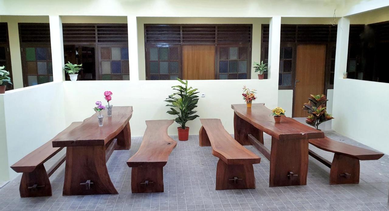 Maple Tree Homestay Maguwo Екстер'єр фото