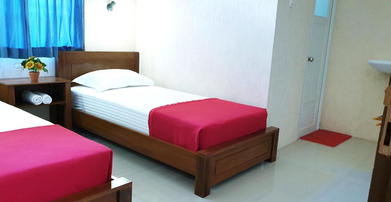 Maple Tree Homestay Maguwo Екстер'єр фото