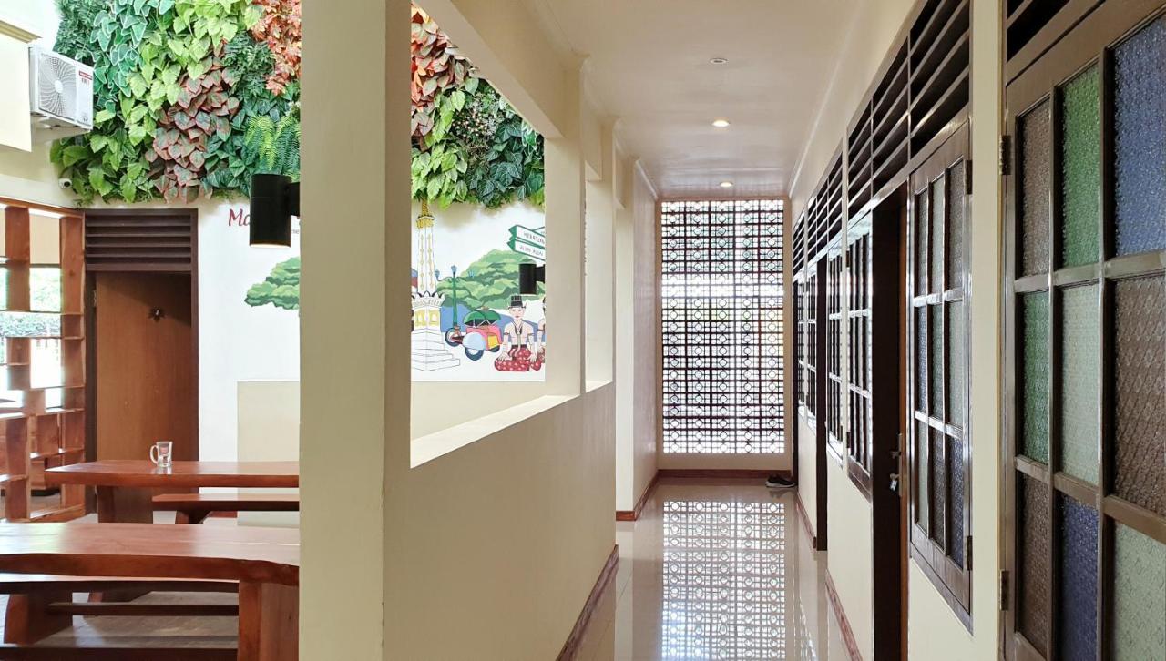Maple Tree Homestay Maguwo Екстер'єр фото