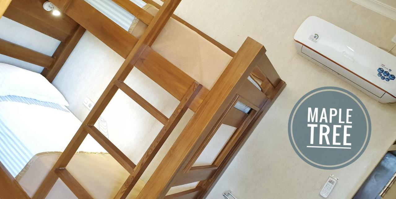 Maple Tree Homestay Maguwo Екстер'єр фото