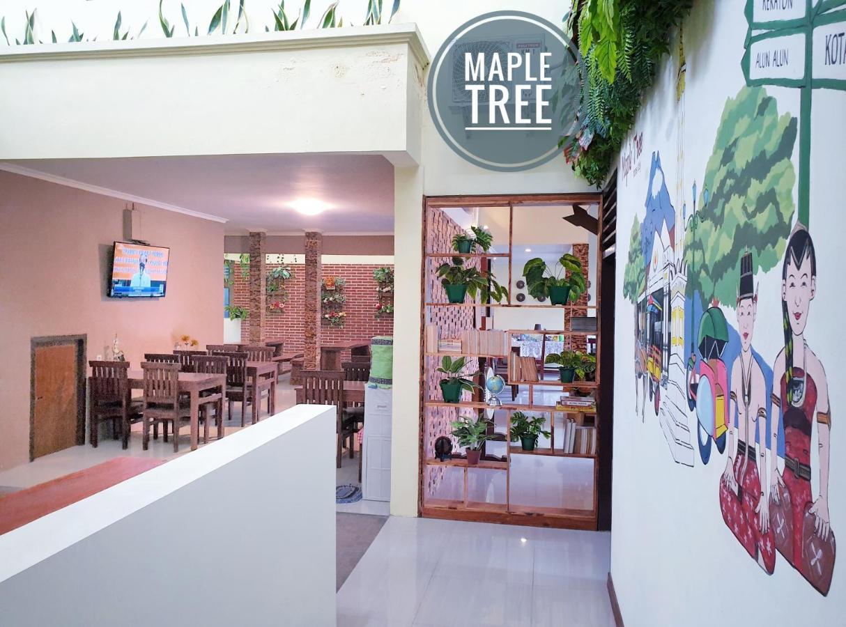 Maple Tree Homestay Maguwo Екстер'єр фото