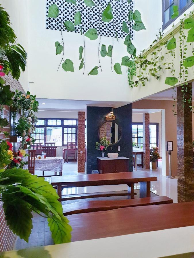Maple Tree Homestay Maguwo Екстер'єр фото