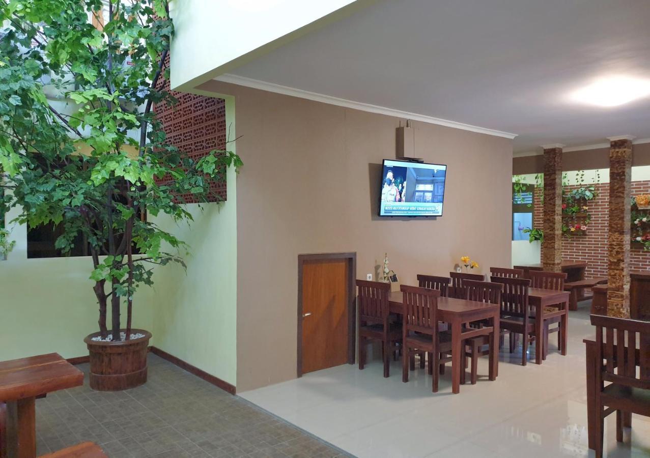 Maple Tree Homestay Maguwo Екстер'єр фото