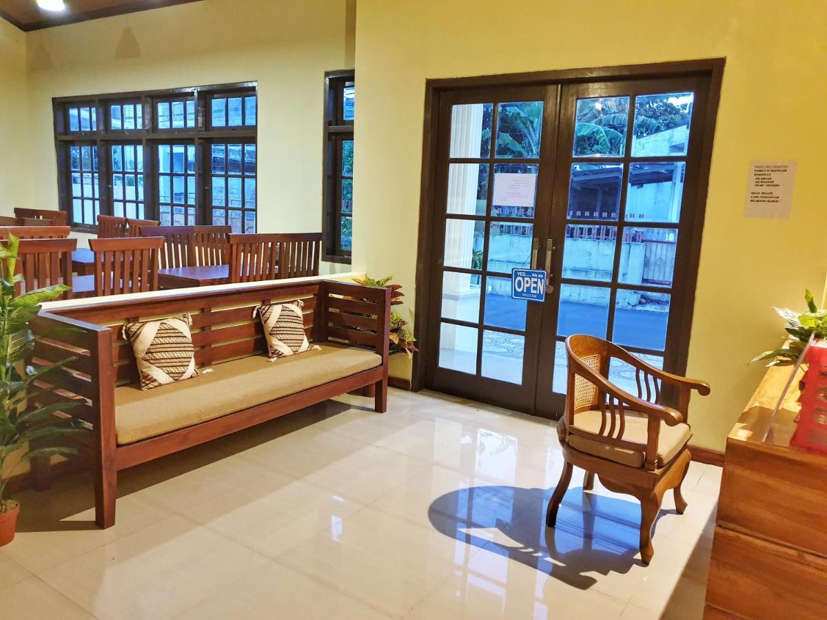 Maple Tree Homestay Maguwo Екстер'єр фото